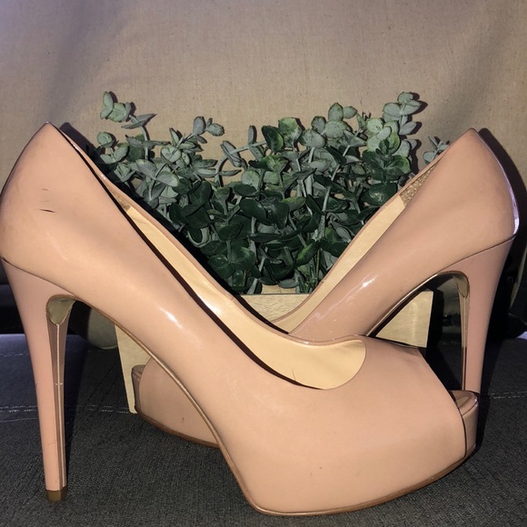 GUESS Nude Pumps - Picture 2 of 8